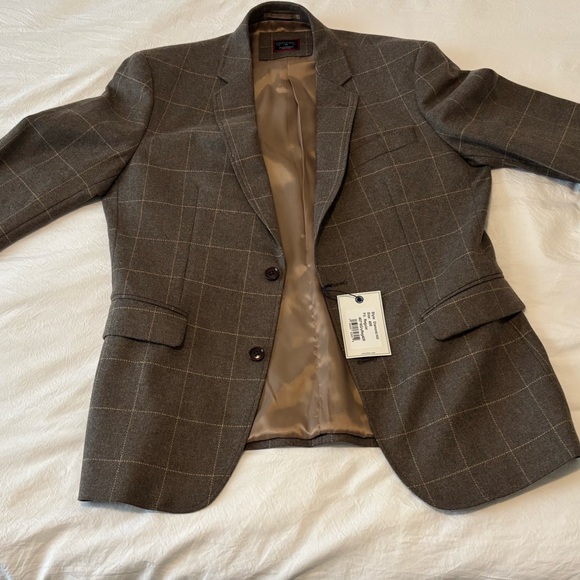 UNTUCKit Dark Brown Checkered Blazer